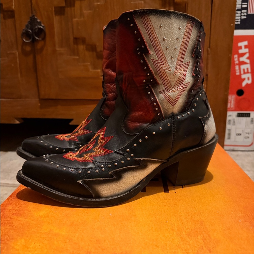 Corral N0016 studded bootie